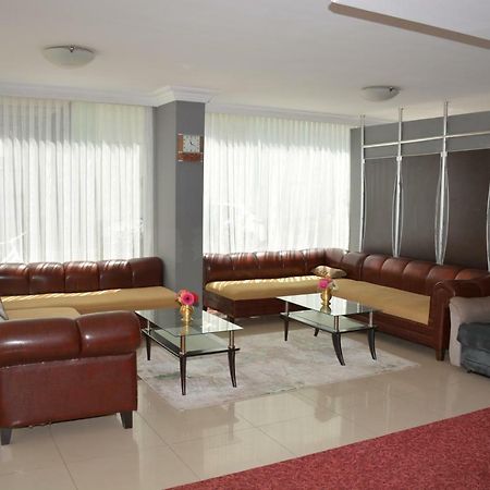 Bahceli Family Otel Анталия Екстериор снимка
